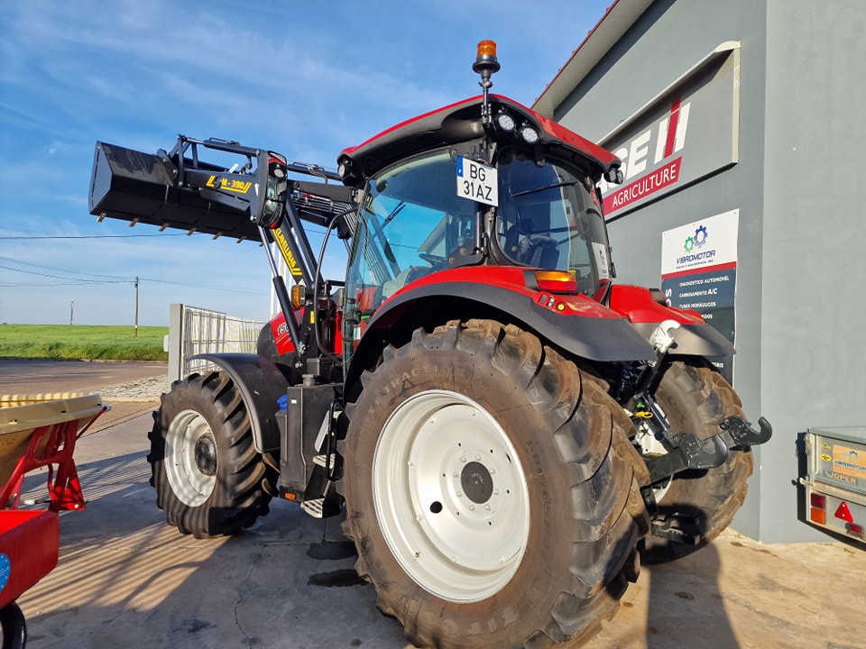 Entrega tractor MAXXUM 150 + Carregador CLAVELLINAS