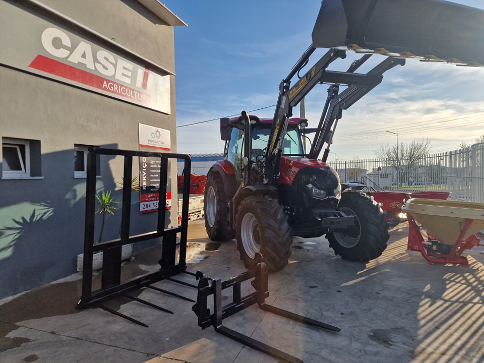 Entrega tractor MAXXUM 150 + Carregador CLAVELLINAS