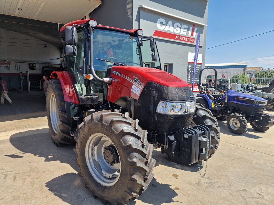 Case IH Farmall 100A